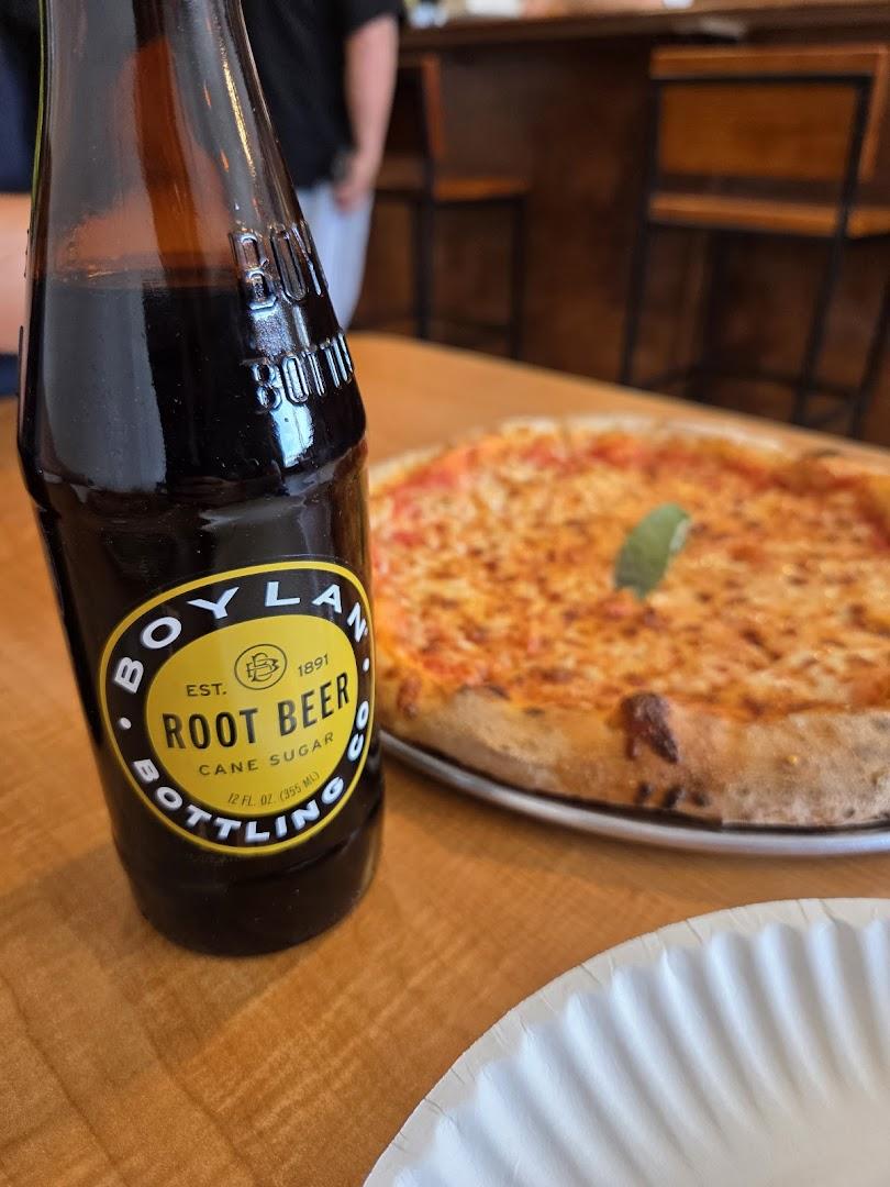 Decasa Wood-Fired Pizza